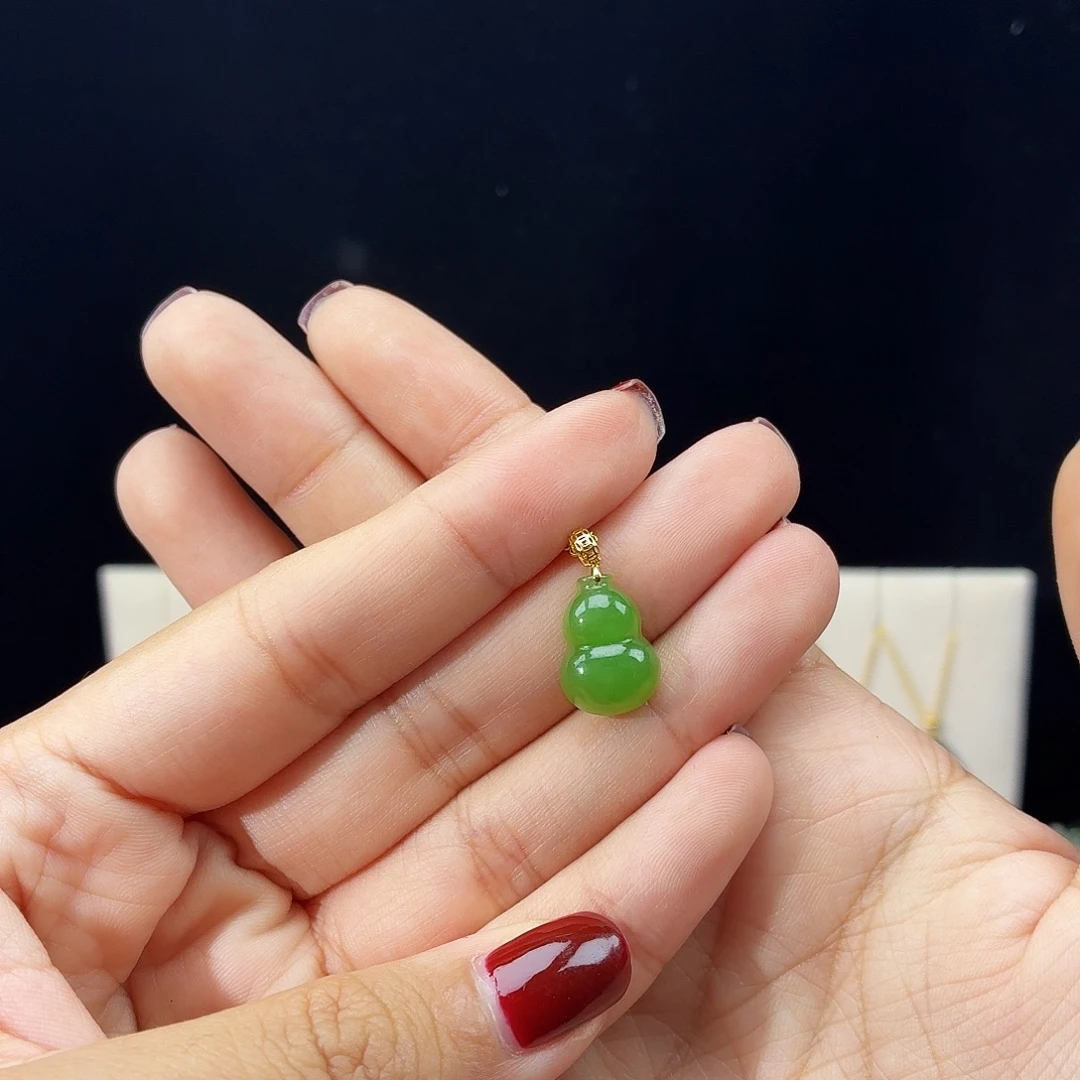 不***心和田玉（碧玉）18K金镶嵌吊坠(赠链)