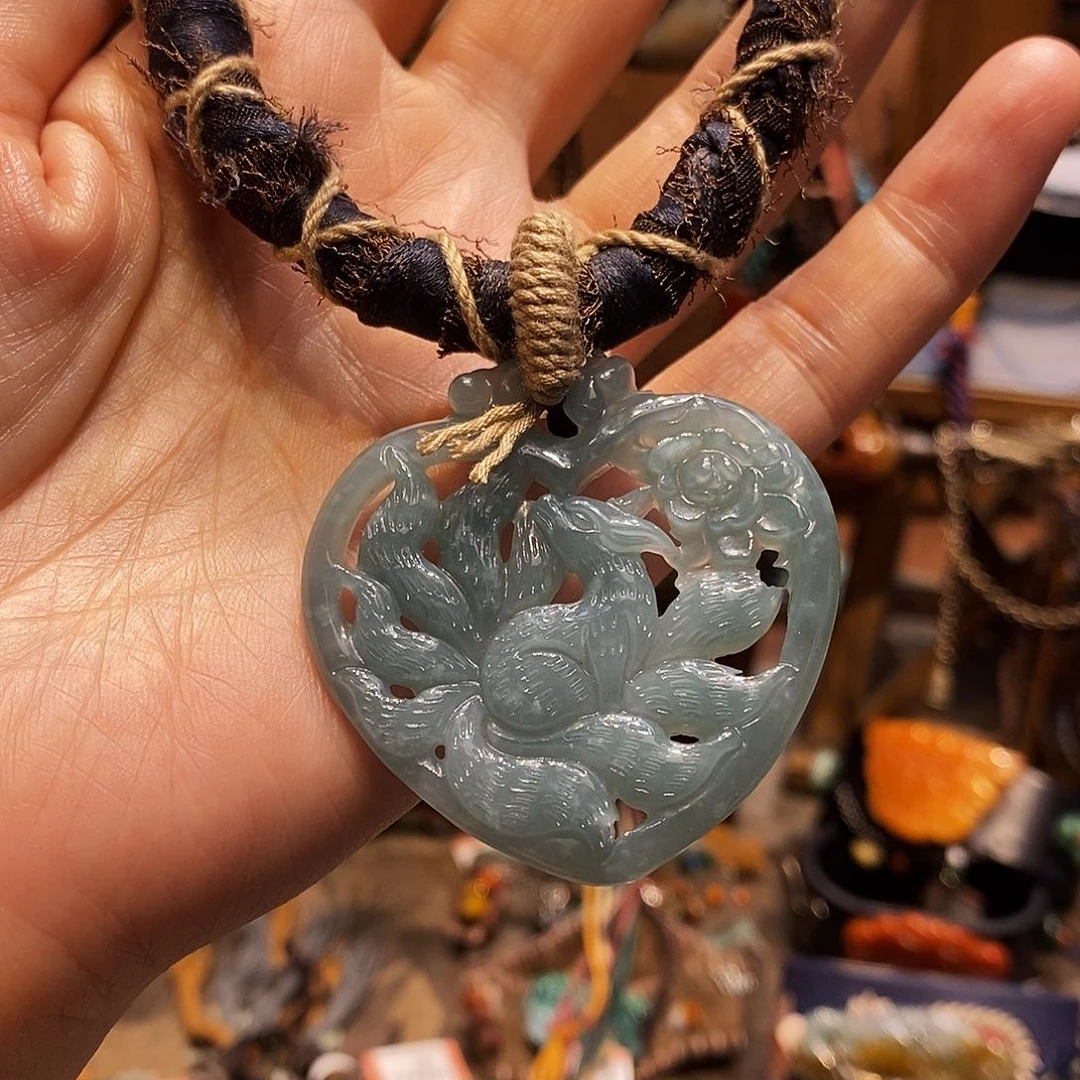 翡翠未镶嵌颈饰