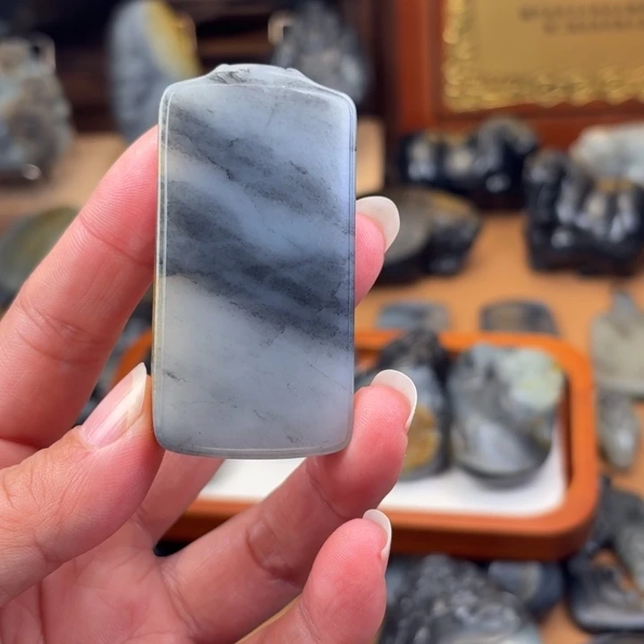 M***e和田玉未镶嵌颈饰