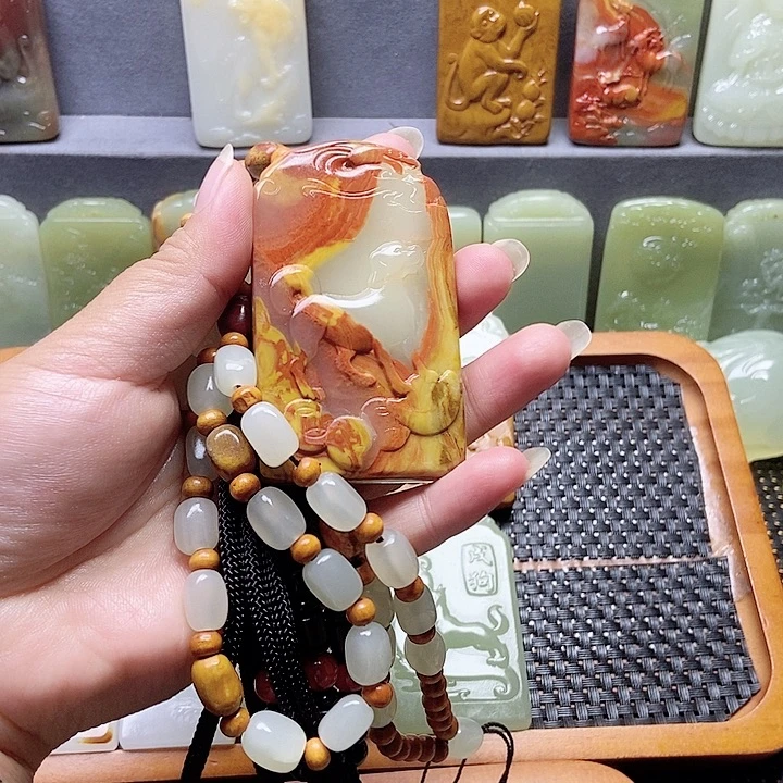 新疆昆仑山脉料狗