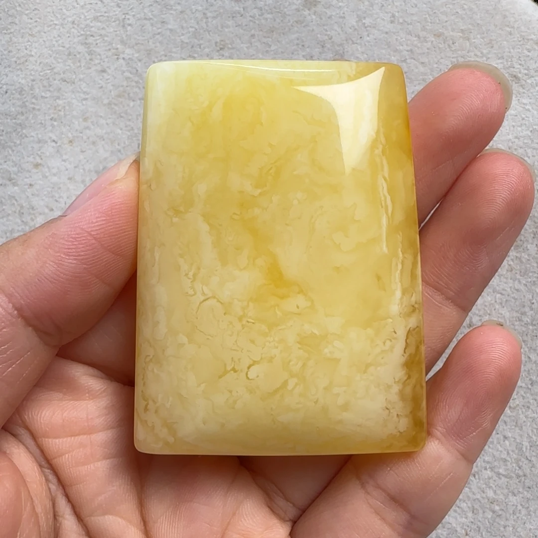 蜜蜡未镶嵌珠宝奇石