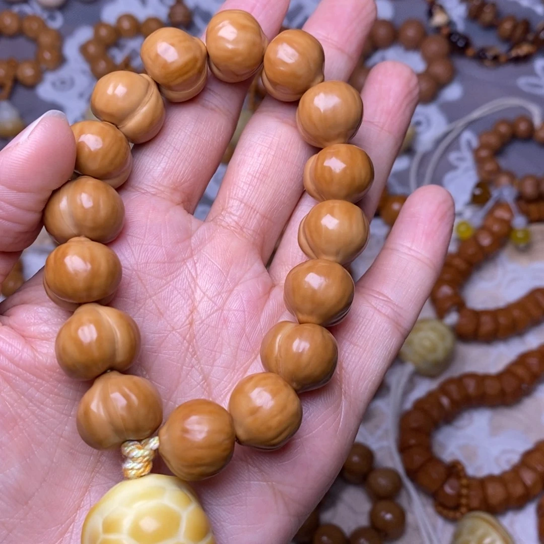 把件猴头核桃柯基屁桃龟甲