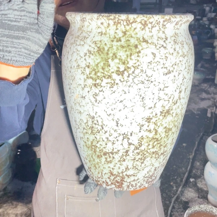 花盆紫砂口24高35瑕疵瑕疵