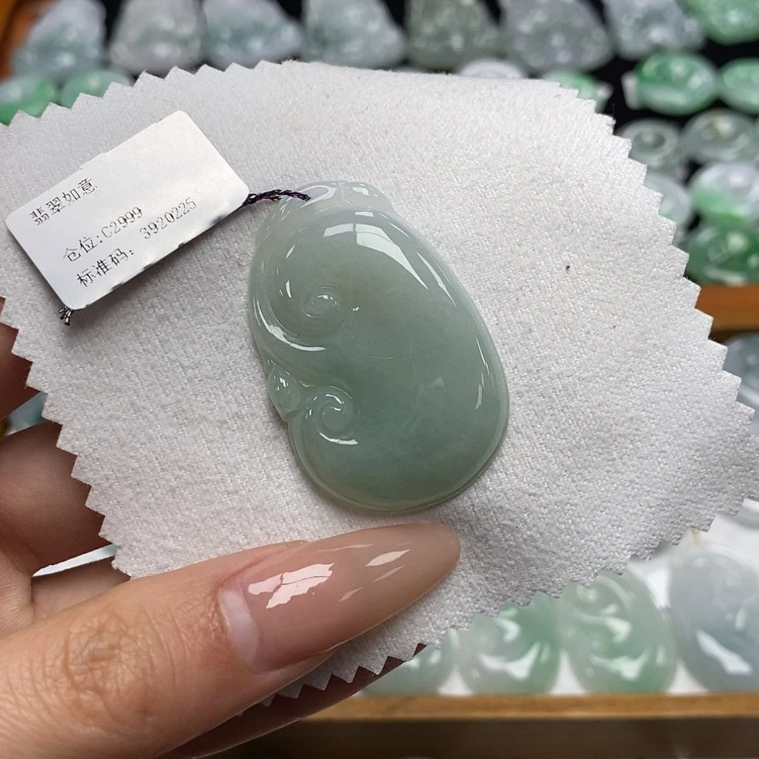 【闪购商品】翡翠颈饰未镶嵌如意