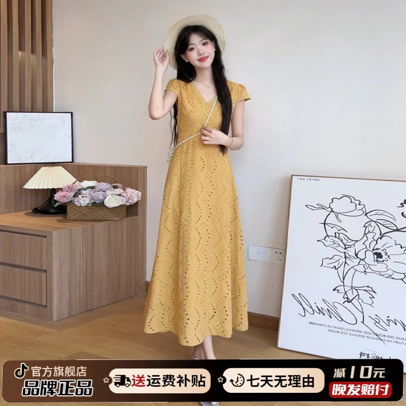 巨好看黄色连衣裙子女夏季流行爆款2025新款今年漂亮海边度假长裙