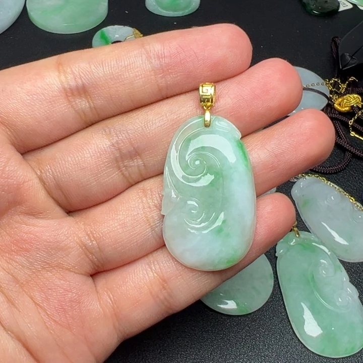 颈饰未镶嵌翡翠如意