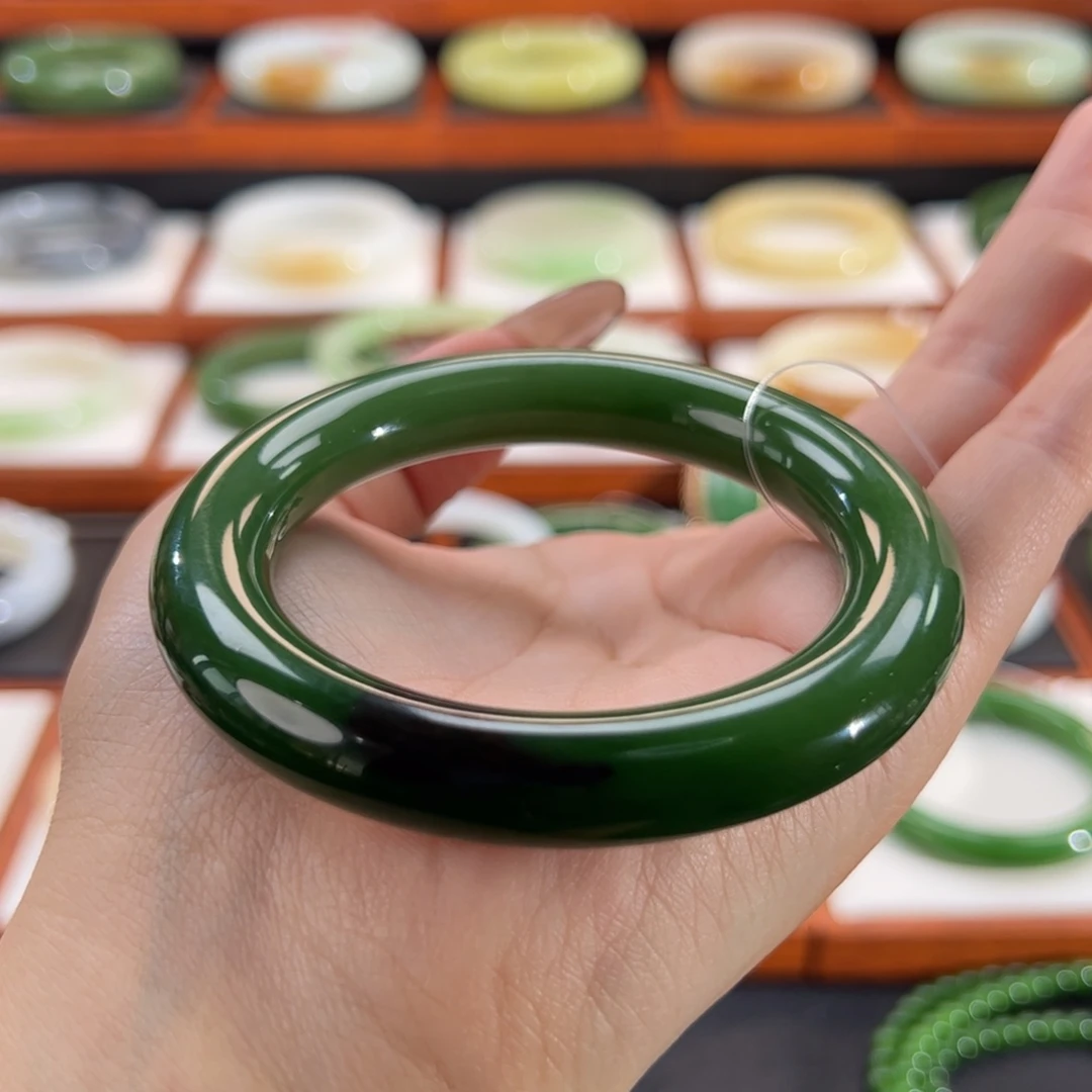 和田玉（碧玉）手镯未镶嵌