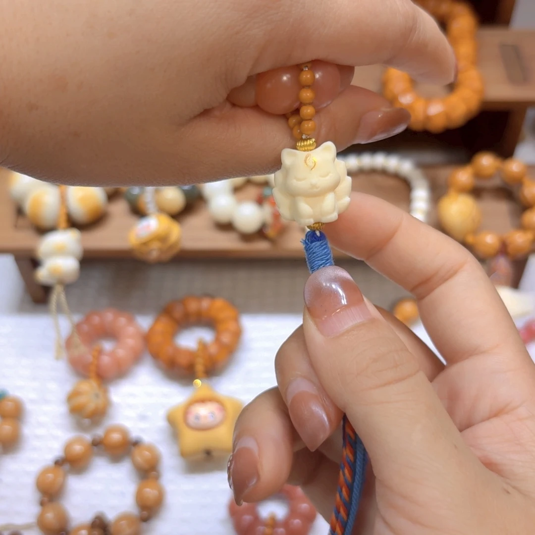 星月菩提吊坠九尾狐镶嵌橄榄核滴溜