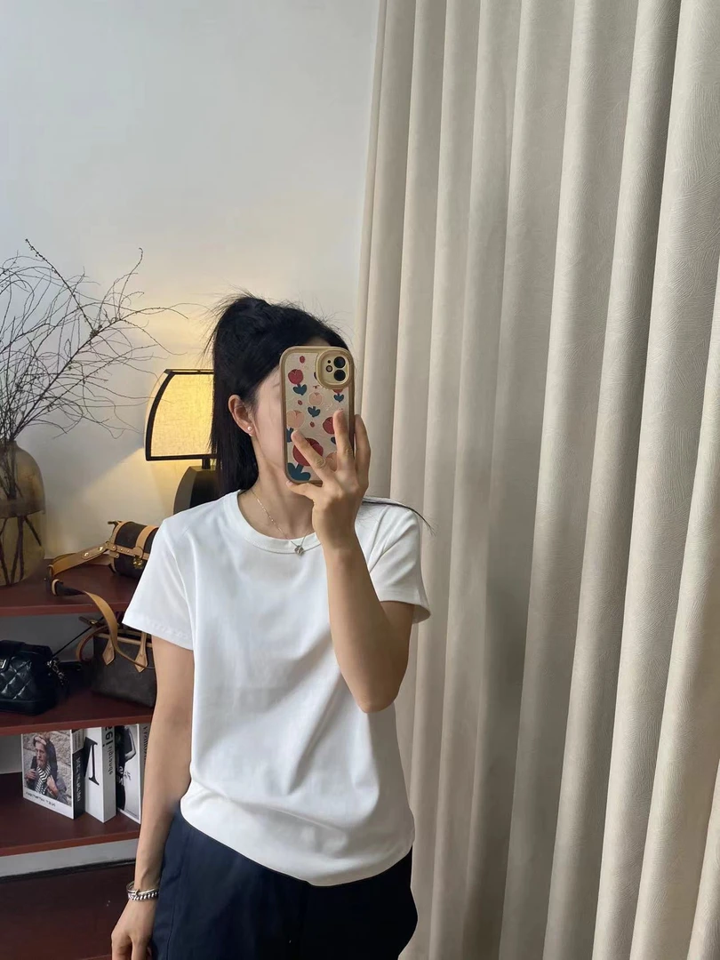 【慧慧精选】夏季新品 ～巨推荐，正肩常规版圆领后背刺绣字母棉T