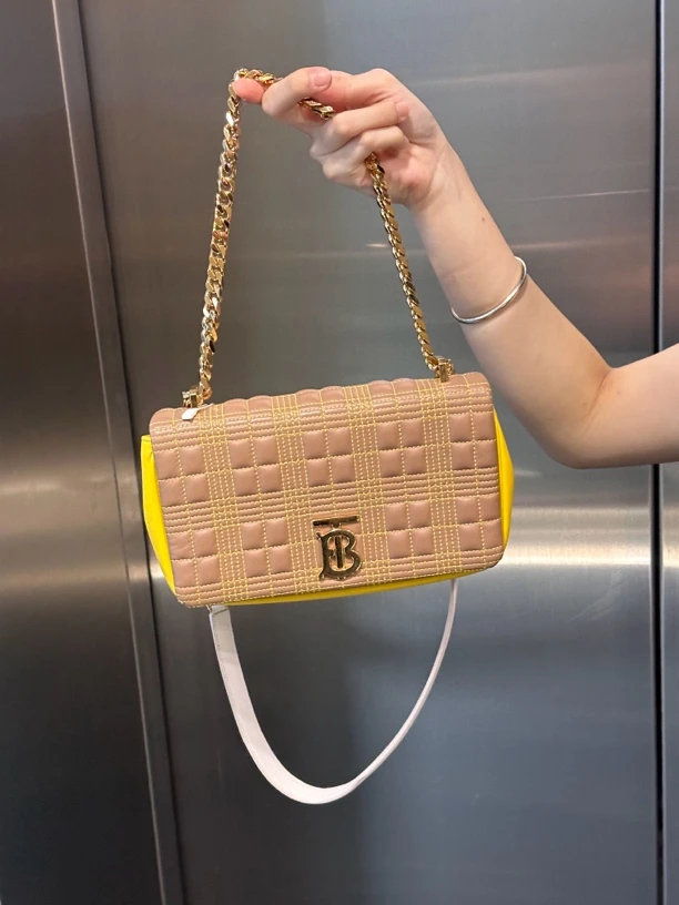 95新 BURBERRY/博柏利 金属logo开合撞色皮革女款单肩斜挎包