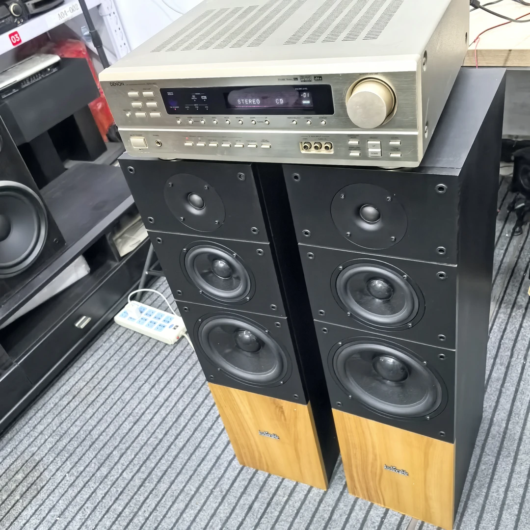 8新  功放音箱，邮费自理