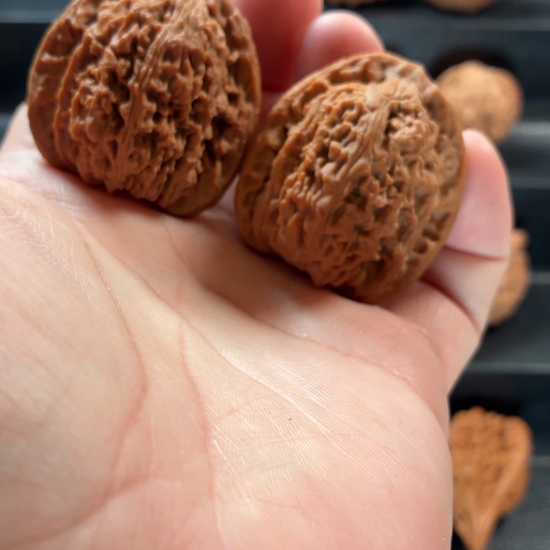 桃核把件山地红皮南疆40高炮