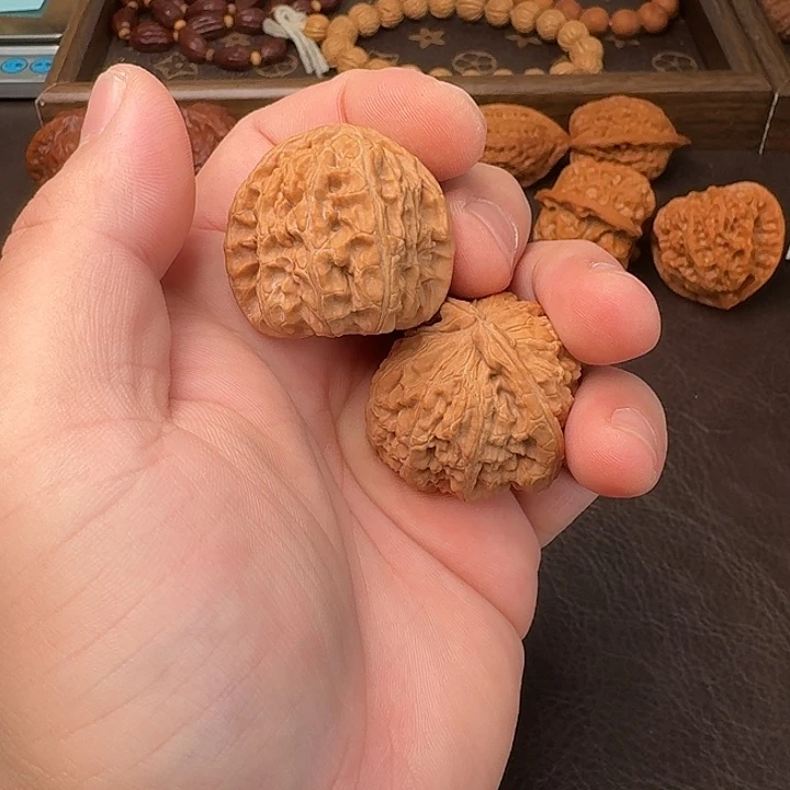 文玩核桃把件七号白狮子