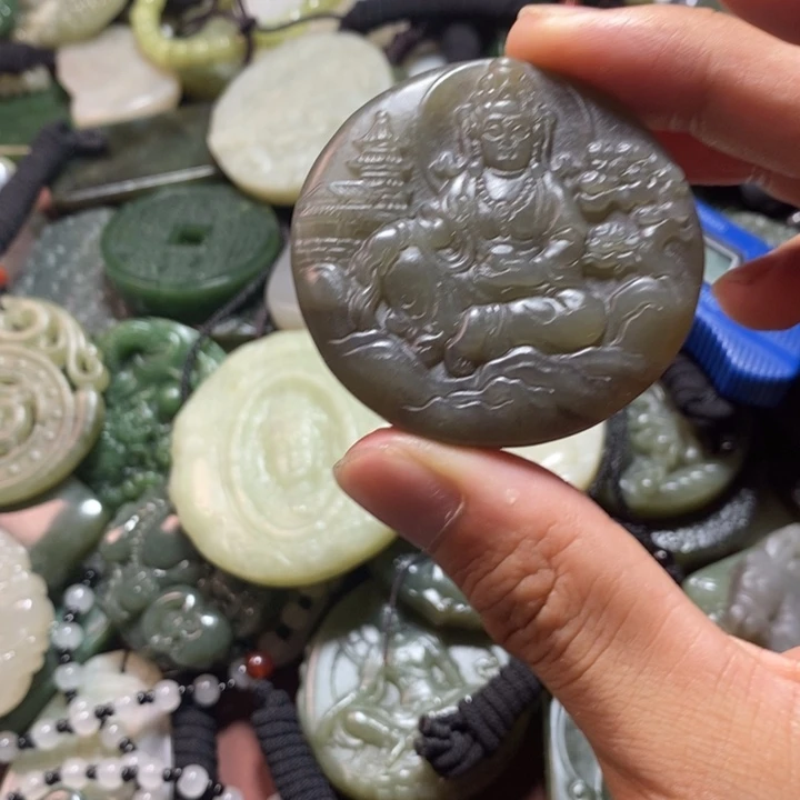 和田玉未镶嵌珠宝奇石