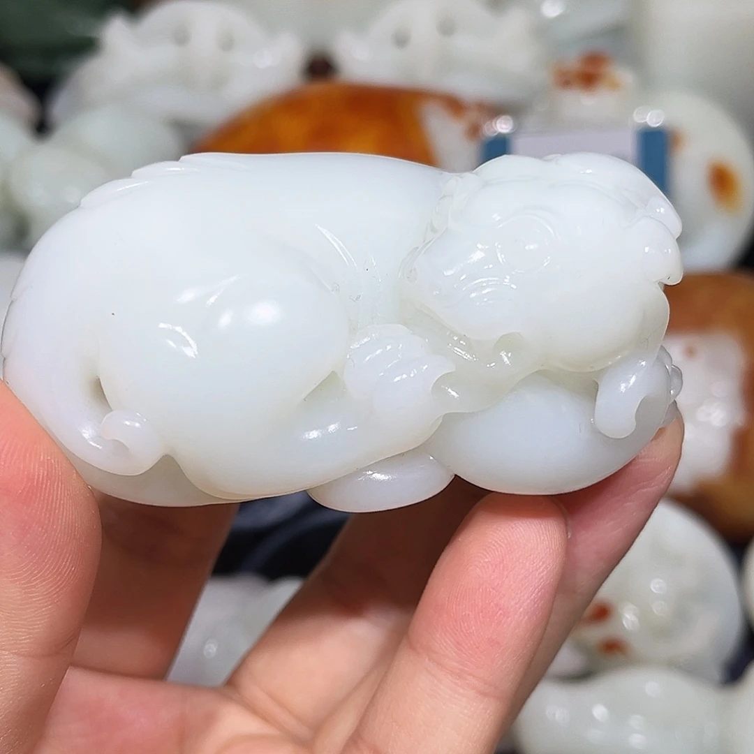 和田玉未镶嵌把件