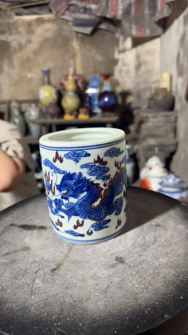 青花釉里红龙纹笔筒