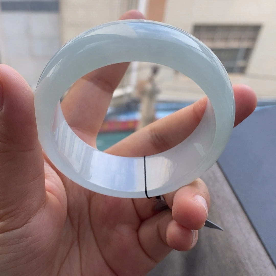 翡翠手镯未镶嵌天然