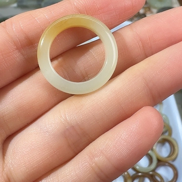 和田玉（糖玉）未镶嵌戒指17.4内径1