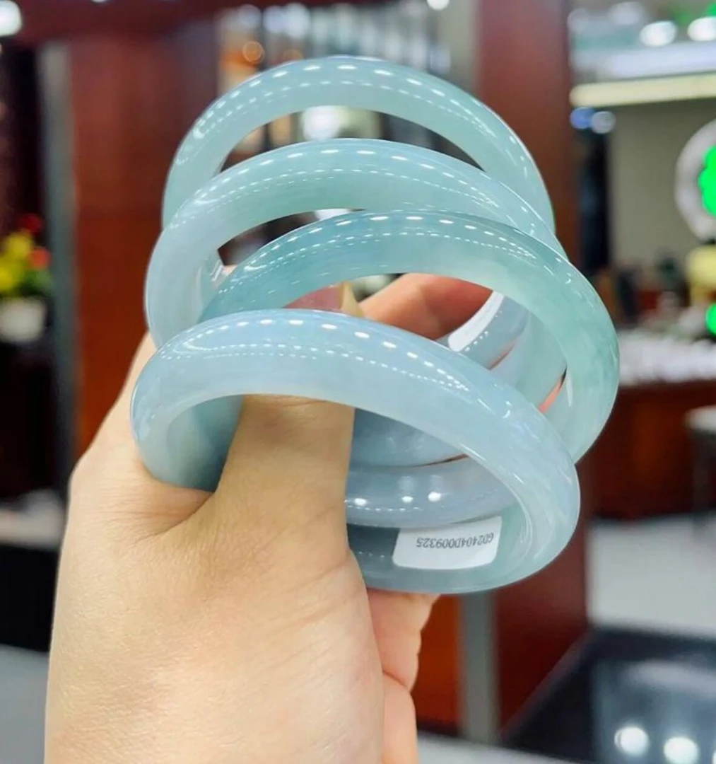 缅风高冰透款手镯时尚美人镯一物一拍