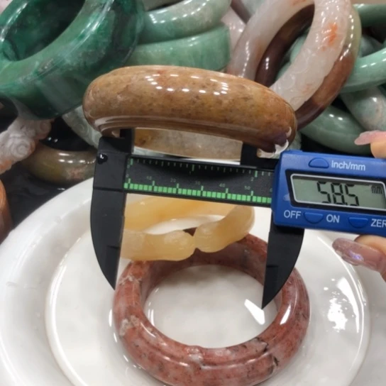 未镶嵌石英质玉珠宝半成品15