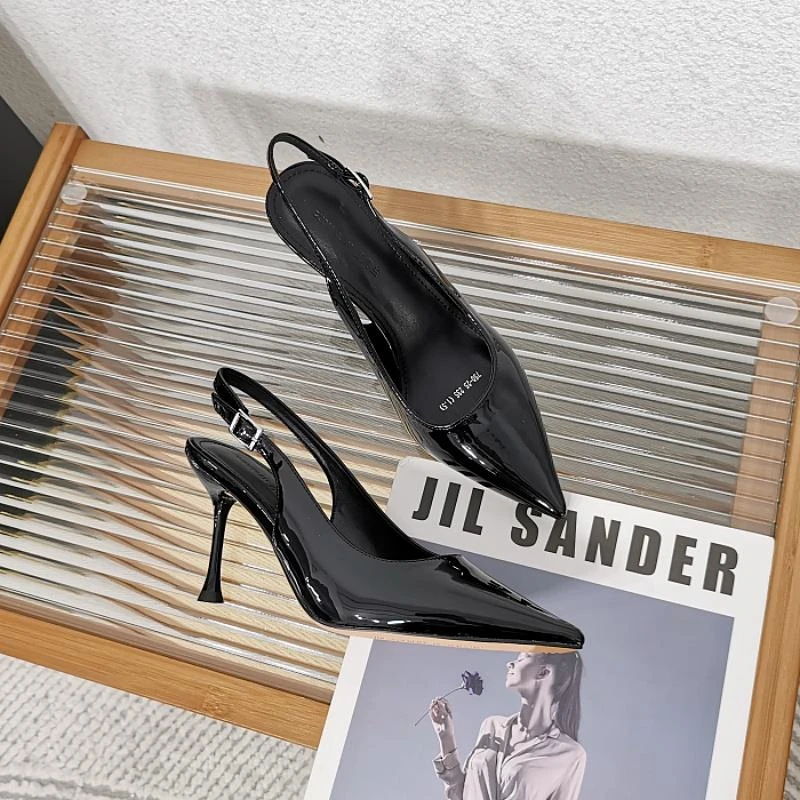 年细跟高跟鞋法式小凉鞋包头漆皮一脚蹬后空一字扣带女鞋