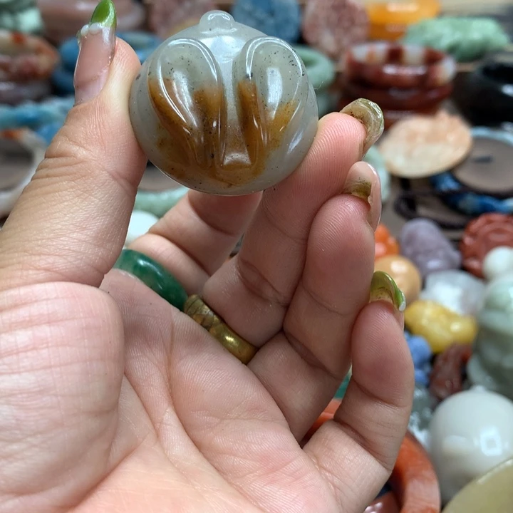 石英质玉（黄龙玉）合金颈饰