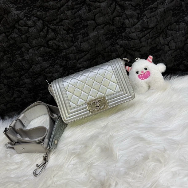 95新 Chanel/香奈儿 香奈儿银色Leboy斜挎包单肩包