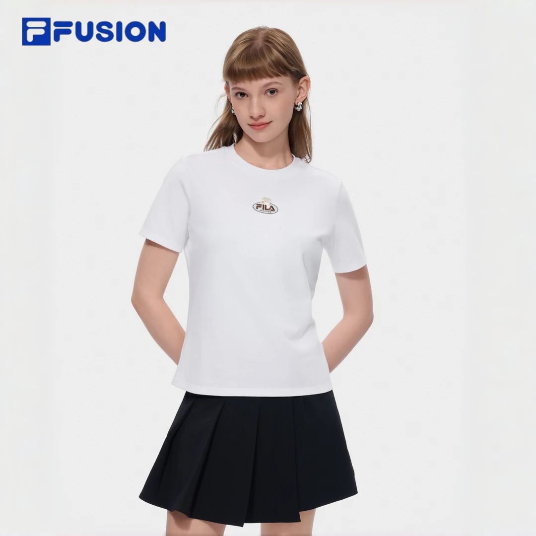 FILA FUSION|潦草小狗联名系列女士夏季新款简约休闲运动短袖T恤
