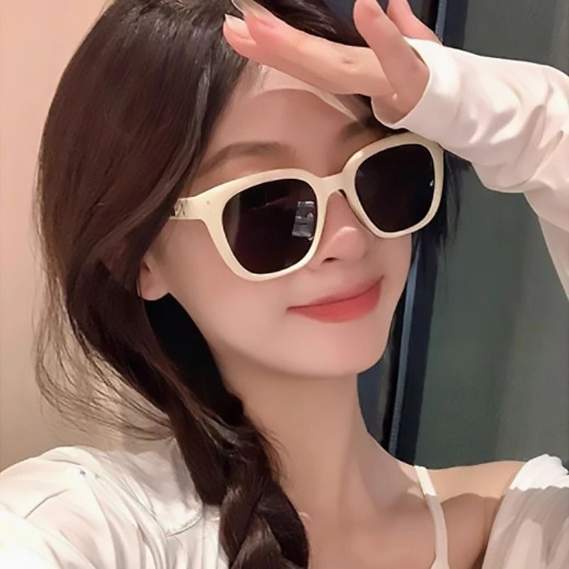 韩版方形米白色gm墨镜高级感ins小脸网红拍照复古方框太阳眼镜女