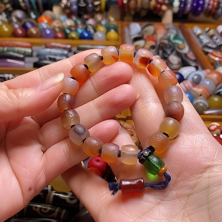 J***h玛瑙/玉髓未镶嵌颈饰