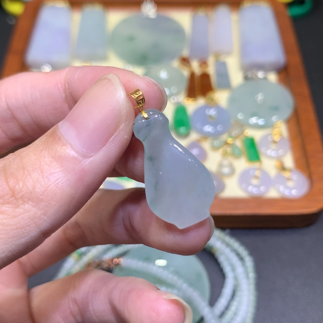 吊坠(不含链)18K金镶嵌翡翠