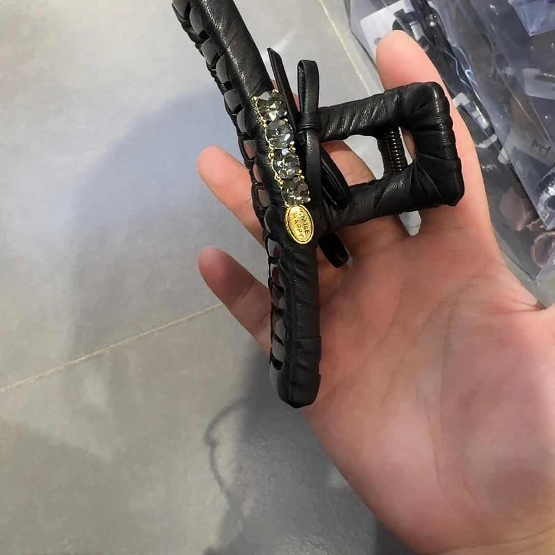 非金属黑色皮皮抓