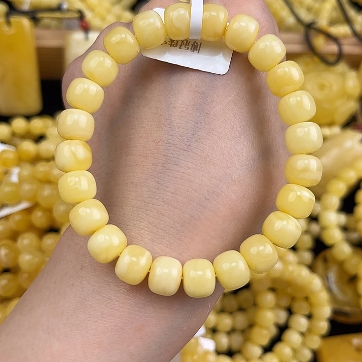 琥珀未镶嵌颈饰琥珀