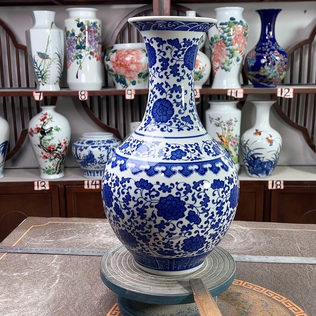 摆件陶景德镇陶瓷缠枝