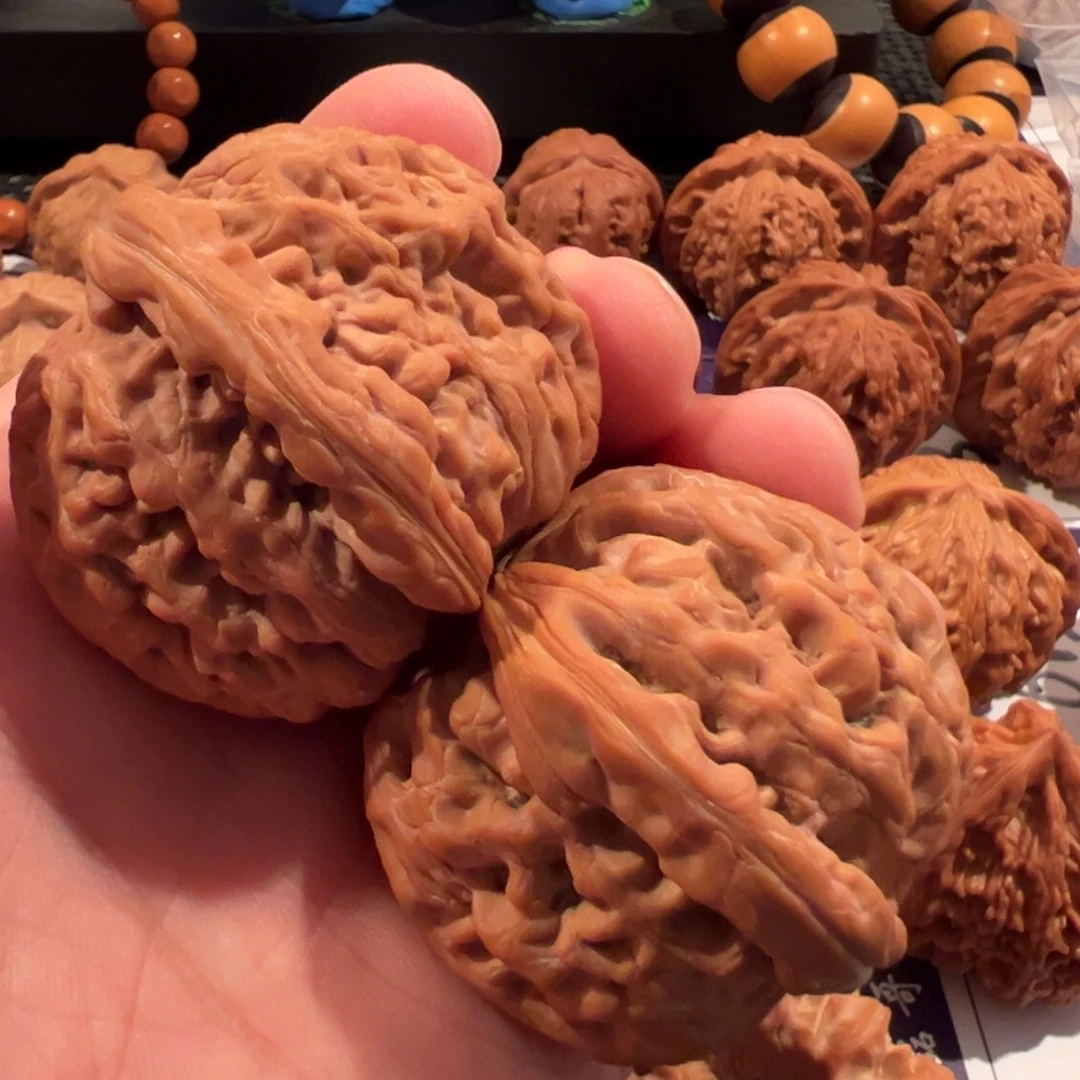 ꧁***꧂把件文玩核桃红锦鲤45