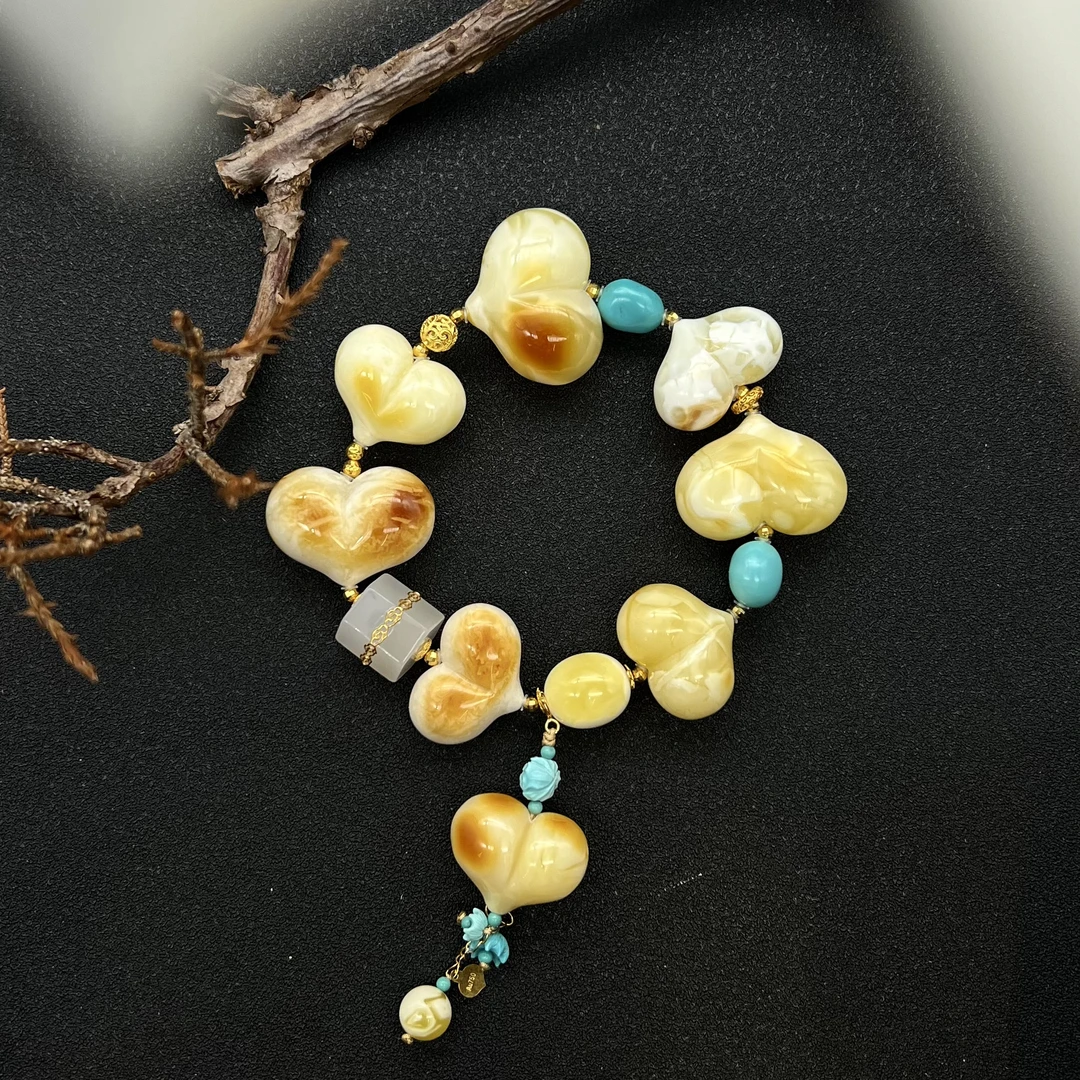 【润家原创】天然琥珀蜜蜡瓷白蜡屁桃18K金设计款时尚手链#6927