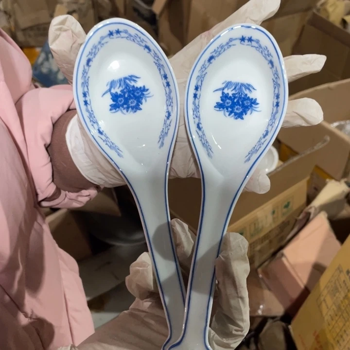 摆件陶瓷盘子碗都便宜