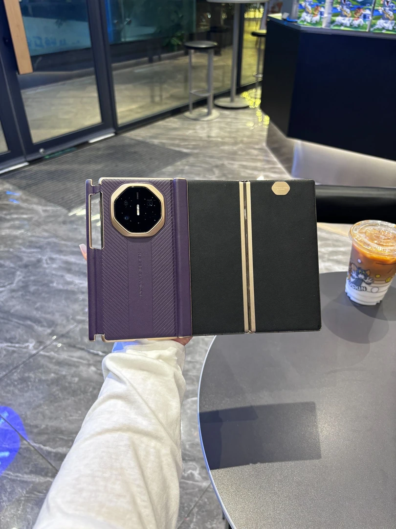 适用于华为三折叠XT/XTs双中轴压纹保护壳压纹单中轴手机壳