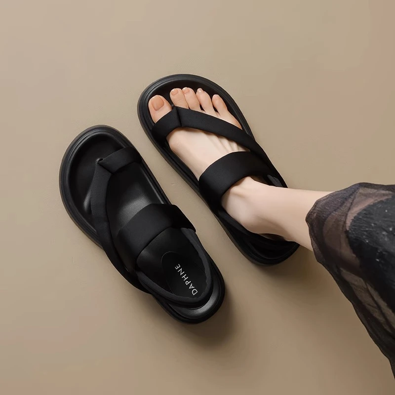 达芙妮厚底凉鞋女2025新款夏季软底黑色夹趾凉拖休闲百搭沙滩凉鞋