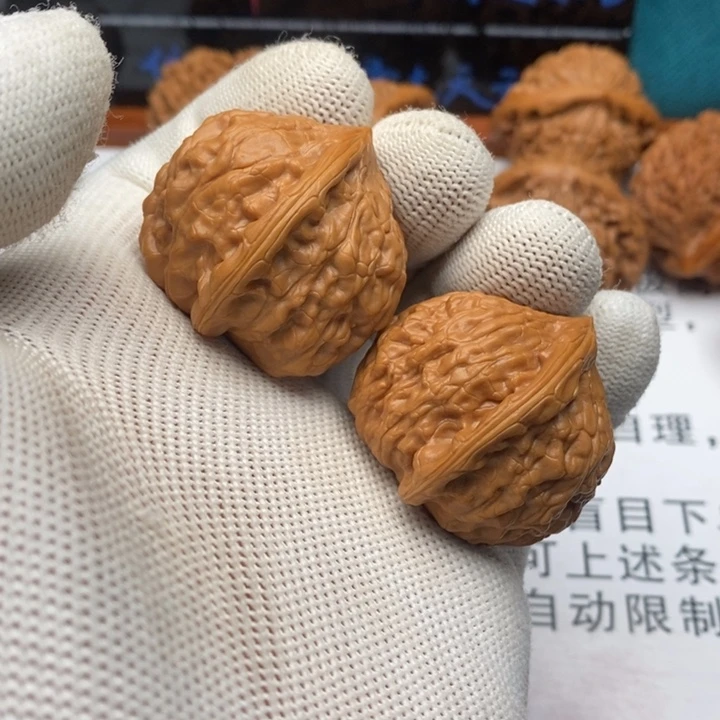 闫***龙把件文玩核桃37九月