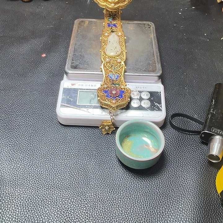 衣***橱瓷片大哥你好请问我什么情况