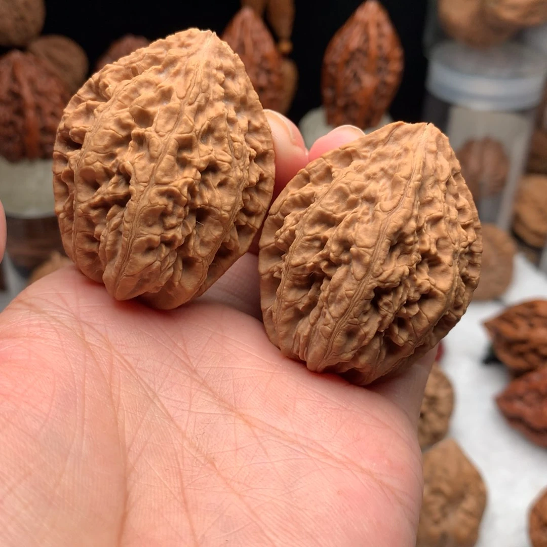 文玩核桃吊坠愿****。小武核桃大宽边