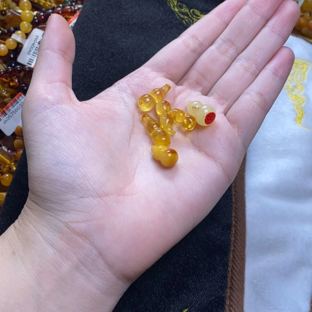 琥珀未镶嵌珠宝奇石