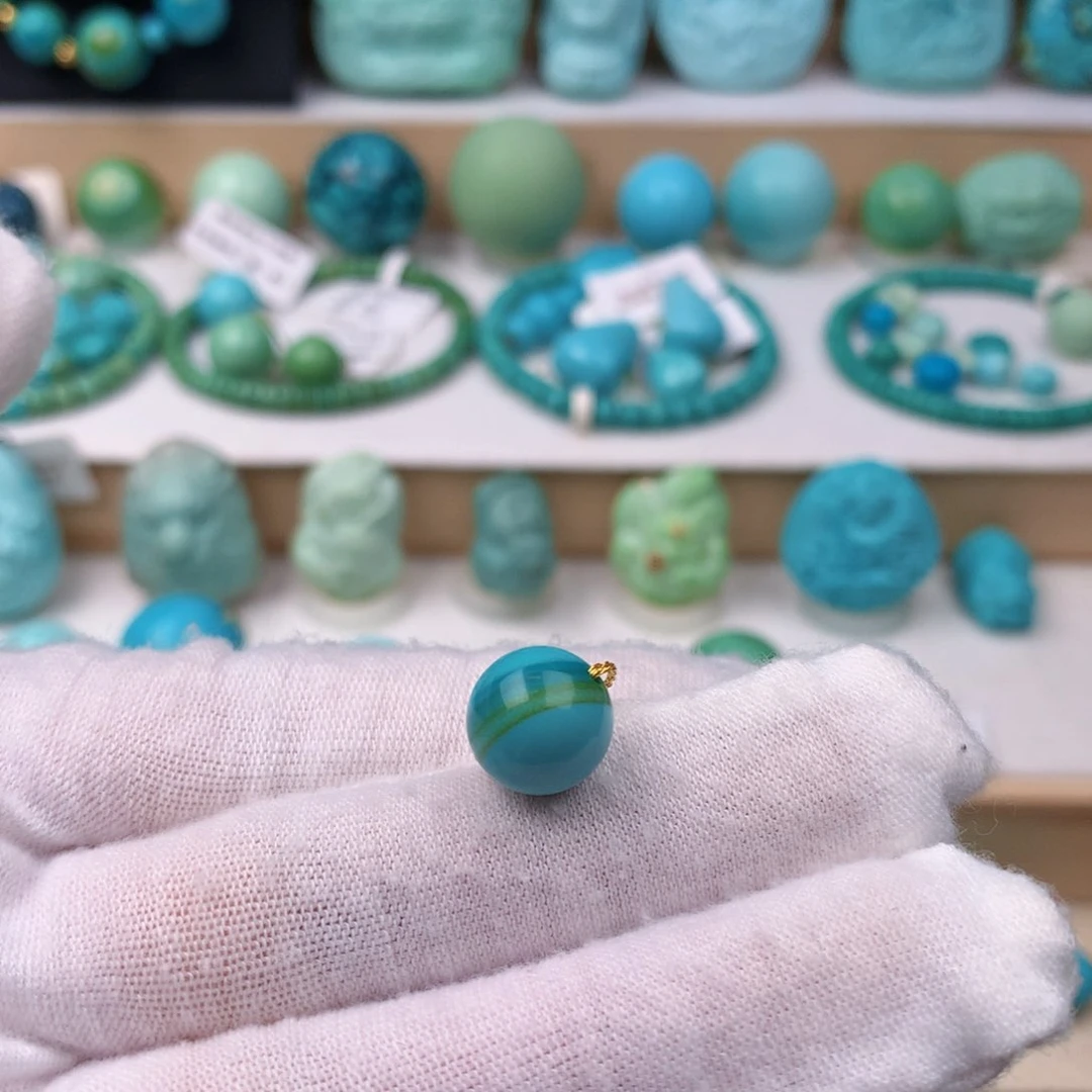 布***凡未镶嵌绿松石珠宝奇石