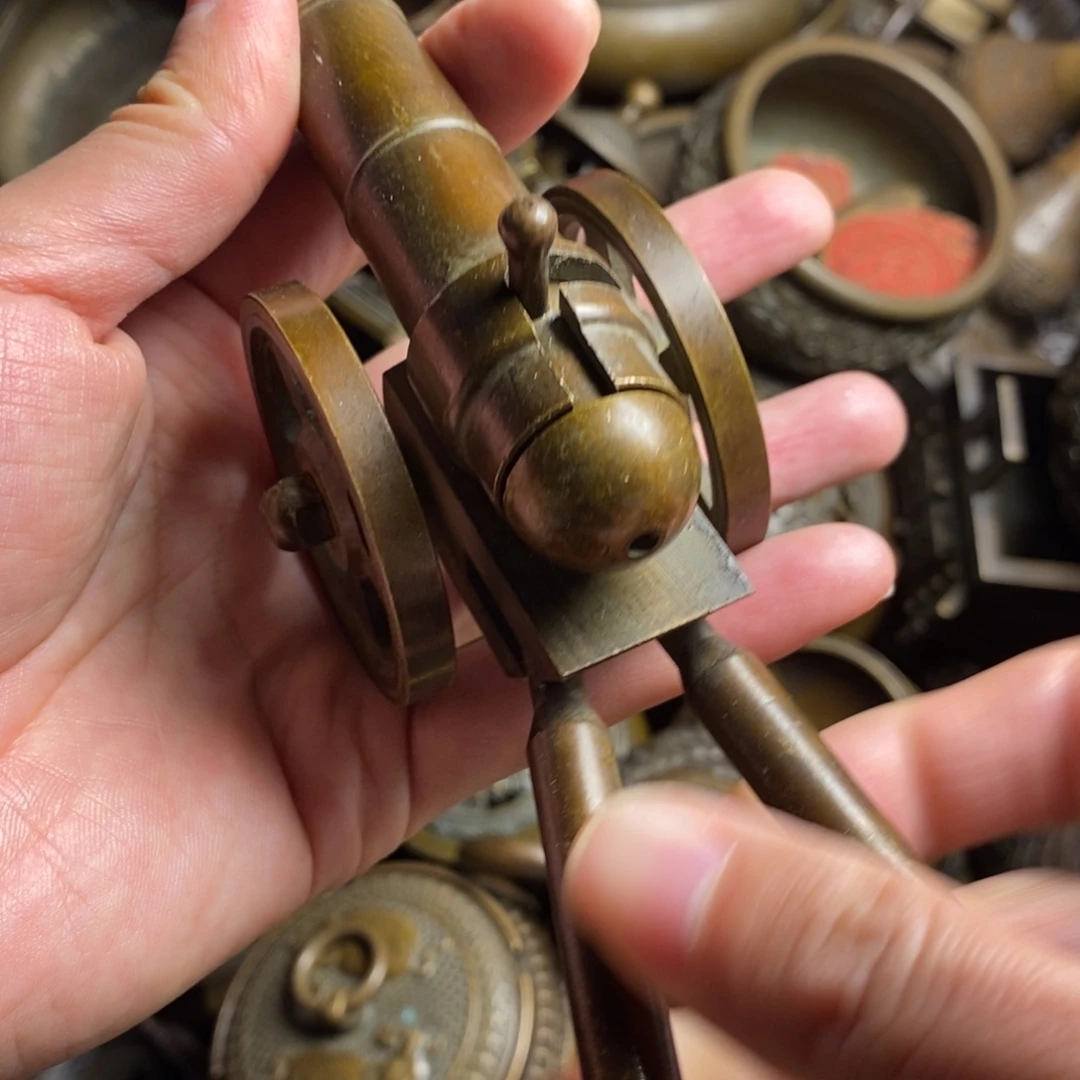 精美铜器做工精良