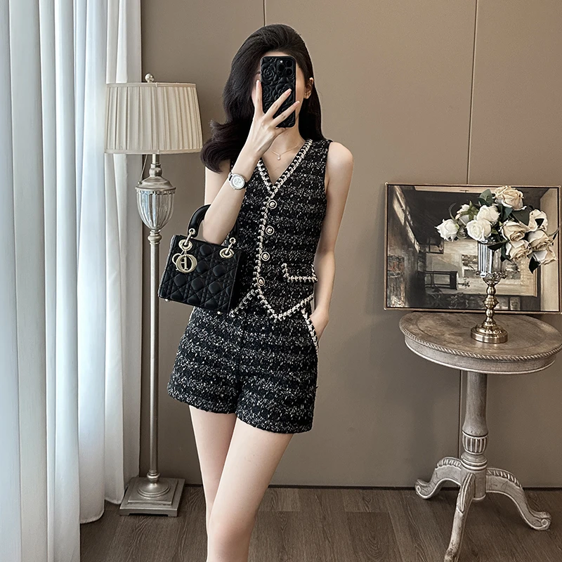 夏季减龄时尚气质无袖V领小香风套装女洋气修身显瘦短裤两件套