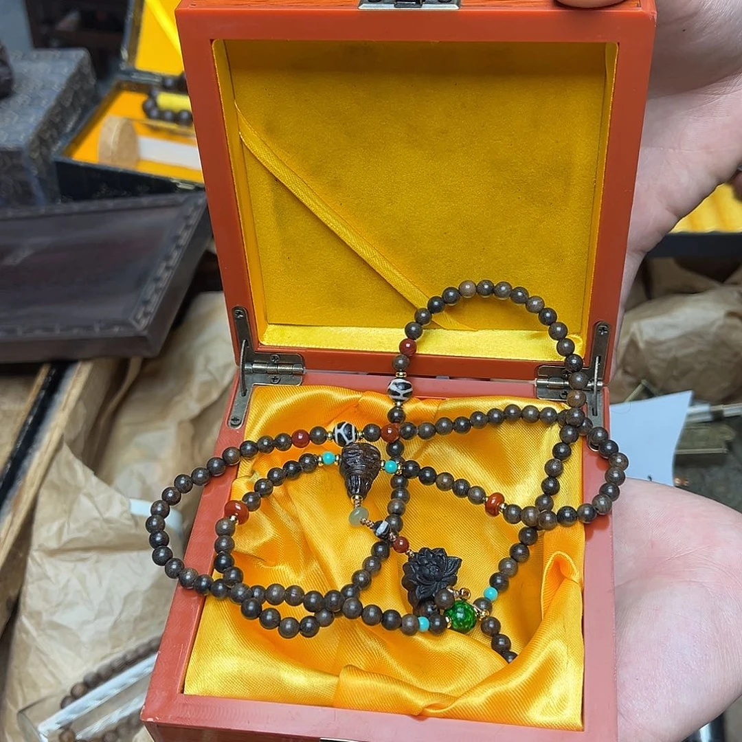 大叶紫檀（黑酸枝木类）