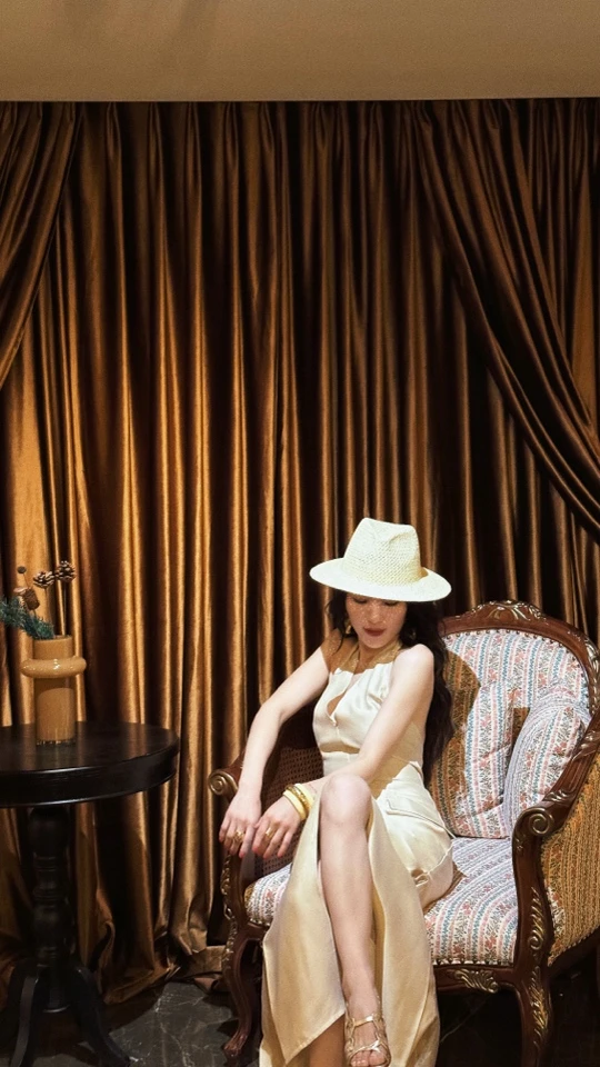 Mirror 【涛姐精选】黛安娜王妃气质高雅挂脖连衣裙