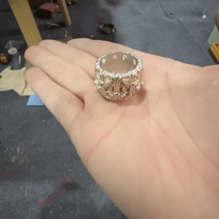 盘青花瓷器小盖子