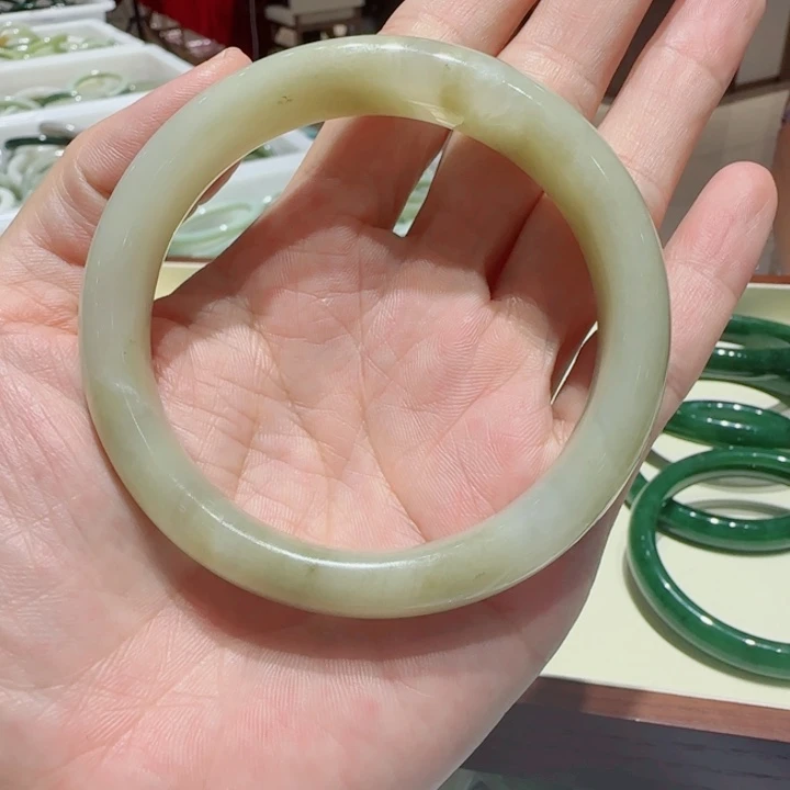 未镶嵌手镯和田玉806